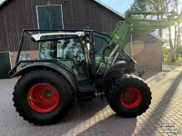 Schlepper / Traktor Fendt 211 Vario met bosbouwbescherming / forestry protection