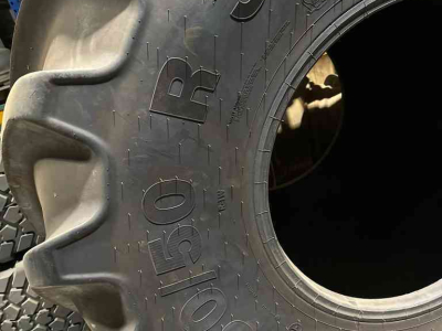 Räder, Reifen, Felgen & Distanzringe Mitas 1250/50R32
