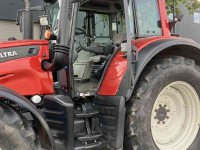 Schlepper / Traktor Valtra N142