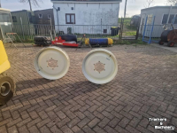 Räder, Reifen, Felgen & Distanzringe Molcon New Holland Velgen 7*32 250/285-6