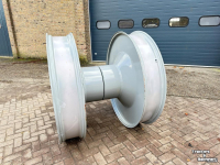 Räder, Reifen, Felgen & Distanzringe Titan W10AR54 VELGEN