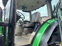 Schlepper / Traktor John Deere 6105R