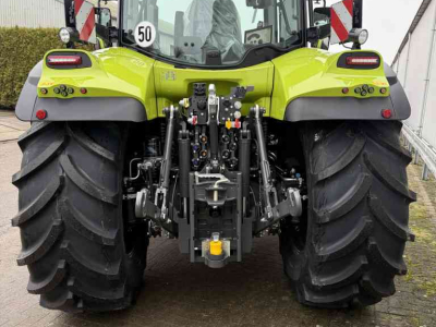 Schlepper / Traktor Claas Arion 570 Night Edition