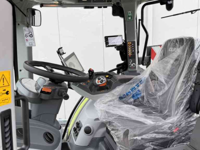 Schlepper / Traktor Claas Arion 570 Night Edition