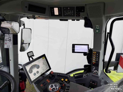 Schlepper / Traktor Claas Arion 570 Night Edition