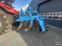 Grubber  Vaste tand cultivator met kooirol