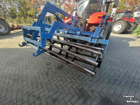 Grubber  Vaste tand cultivator met kooirol