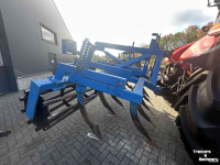 Grubber  Vaste tand cultivator met kooirol