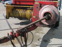 Pressen New Holland Hayliner 386