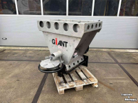 Schneeräumgeräte Giant Giant- Delimbe zoutstrooier T11.3-250