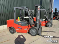 Gabelstapler  hchi   3500kg  2 stuks voorraad