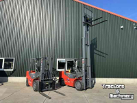 Gabelstapler  hchi   3500kg  2 stuks voorraad