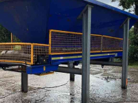 Förderband  Transportband met bunker op frame