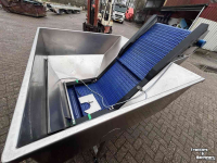 Sonstiges Förderanlagen und Material-Handling-Ausrüstungen  Natte bunker elevator, RVS