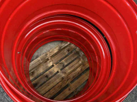 Räder, Reifen, Felgen & Distanzringe  Dubbellucht 520/85R46  naast  710/70R42
