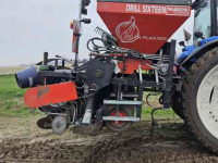 Kartoffellegemaschine Warrens drill sixteen
