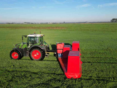 Anhängefeldspritze  Allgau automation Rumbojet 880 selectieve spuit dmv camera detectie