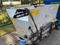 Sägemehl Streuer für Liegeboxen Shelbourne cb 150 met weidemann boxenstrooier