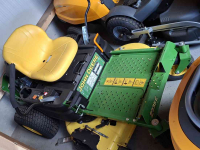 Aufsitzrasenmäher John Deere DIV. ZITMAAIERS GEBRUIKT
