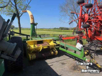 Feldhäcksler John Deere 3765 getrokken hakselaar