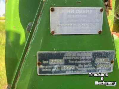 Feldhäcksler John Deere 3765 getrokken hakselaar