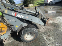 Radlader Giant 335T