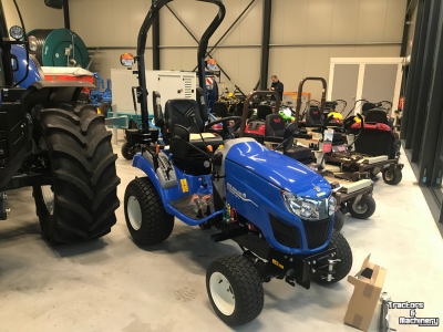 Schlepper / Traktor New Holland Boomer 25C