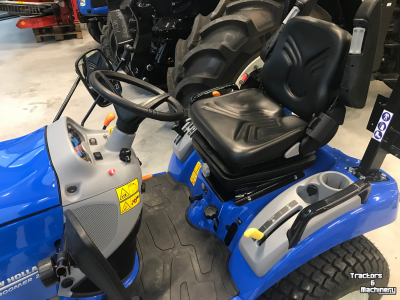 Schlepper / Traktor New Holland Boomer 25C