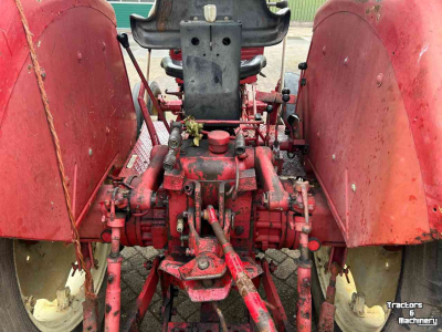 Schlepper / Traktor International 644