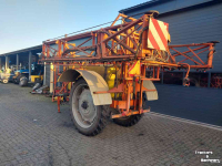 Feldspritze Douven Getrokken veldspuit 2000 liter 27 meter breed