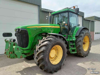 Schlepper / Traktor John Deere 8220 Powershift
