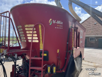 Selbstfahrende Futtermischwagen BVL 2 vijzel voermengwagen