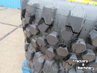 Räder, Reifen, Felgen & Distanzringe Michelin 500/70R24 Bibload