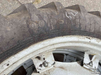 Räder, Reifen, Felgen & Distanzringe Alliance 300/95R46 (12.4R46)