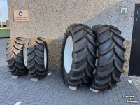 Räder, Reifen, Felgen & Distanzringe Vredestein Nieuw set compleet op verstelbare velgen  440/65R28 en 540/65R38