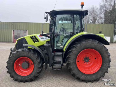 Schlepper / Traktor Claas Arion 550