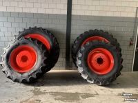 Schlepper / Traktoren BKT AGRIMAX RT855 420/R30+420/R46