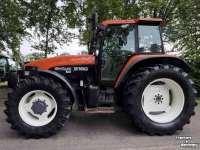 Schlepper / Traktor New Holland 8160