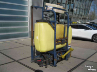 Anbaufeldspritze Hoegen Dijkhof 800 liter tank met frame