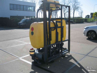 Anbaufeldspritze Hoegen Dijkhof 800 liter tank met frame