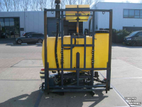 Anbaufeldspritze Hoegen Dijkhof 800 liter tank met frame