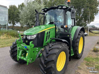 Schlepper / Traktor John Deere 6090M