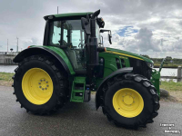 Schlepper / Traktor John Deere 6090M