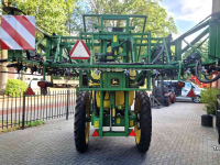 Anhängefeldspritze John Deere 624