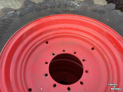 Räder, Reifen, Felgen & Distanzringe Trelleborg 600/70R30 TM900 90% op 10-gaats velgen