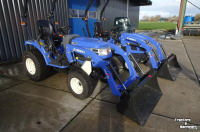 Schlepper / Traktor Iseki 3217 met voorlader .