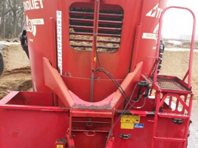 Futtermischwagen Vertikal Trioliet Triomix 1-1200