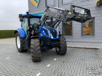 Schlepper / Traktor New Holland T6.145 EC