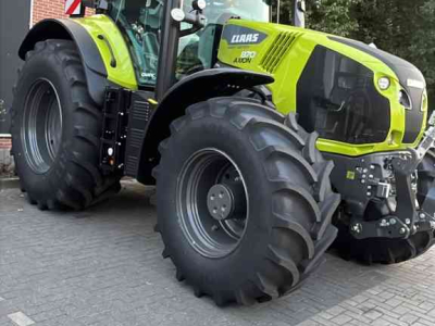 Schlepper / Traktor Claas Axion 870 Night Edition