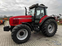 Schlepper / Traktor Massey Ferguson 8220